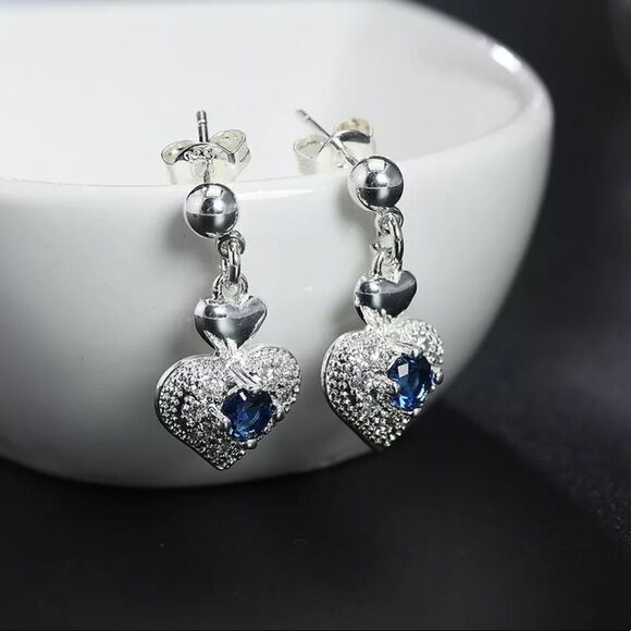 The Something Blue Heart drop earrings in sapphire and 925 - Picture 1 of 8
